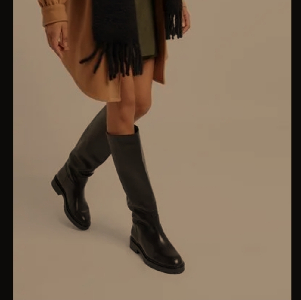 Elegant Black Knee-High Heeled Boots